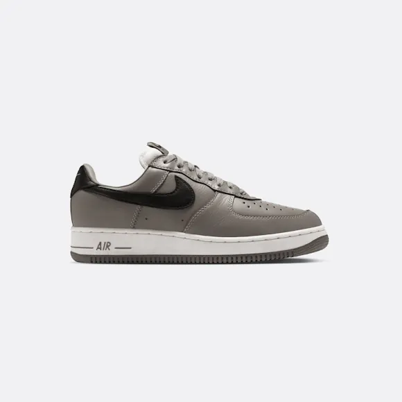 Hero image for Nike Air Force 1 '01 "Light Army"