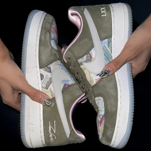 Hero image for FUTURA x NIKE AIR FORCE 1 FLOM LXX