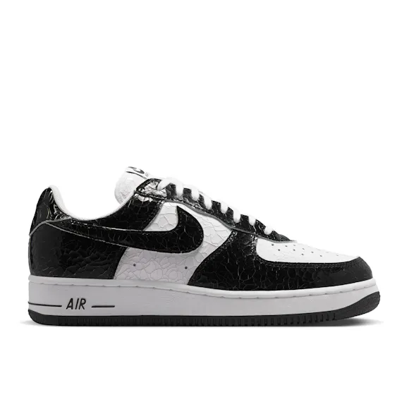 Hero image for Air Force 1 '01 "Cracked Leather" -Black/White