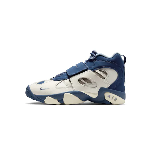 Hero image for Nike Air Diamond Turf II 'Sail/Mystic Navy'