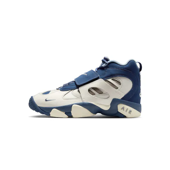 Hero image for Nike Air Diamond Turf II 'Sail/Mystic Navy'