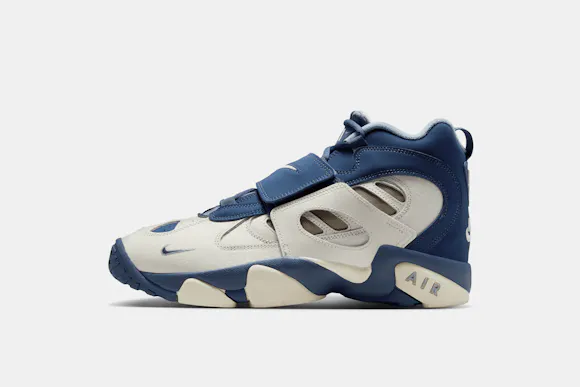 Hero image for Nike Air Diamond Turf II 'Royals'