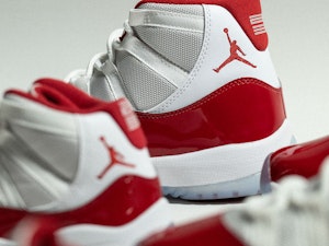 Image of Air Jordan Mens 11 Retro Varsity Red Shoes