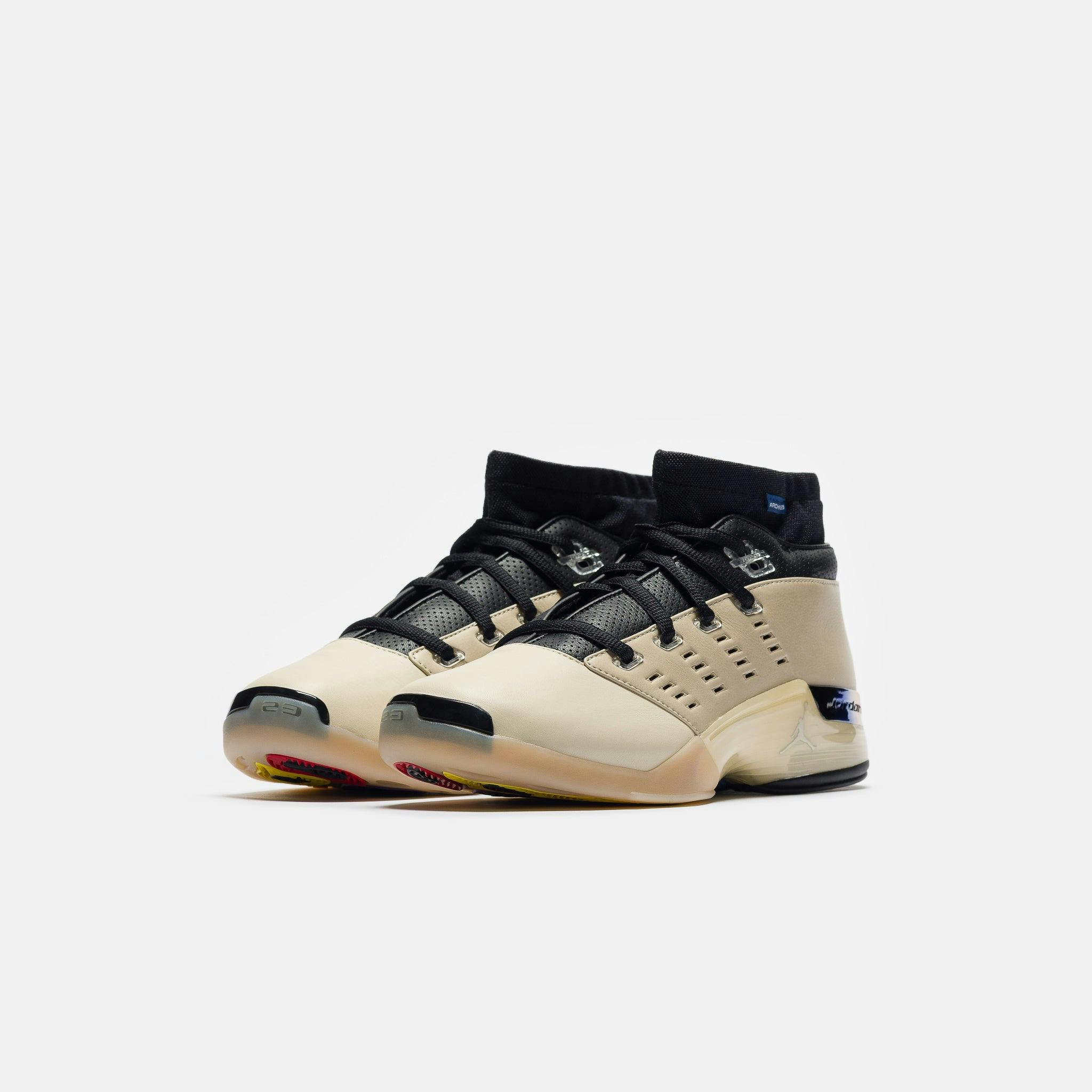 Infinite Archives Air Jordan 17 Retro Low Sneaker in Beach