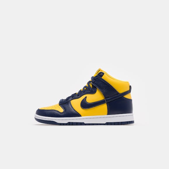 Hero image for Dunk High Retro SE Sneaker in Varsity Maize/Midnight Navy/White
