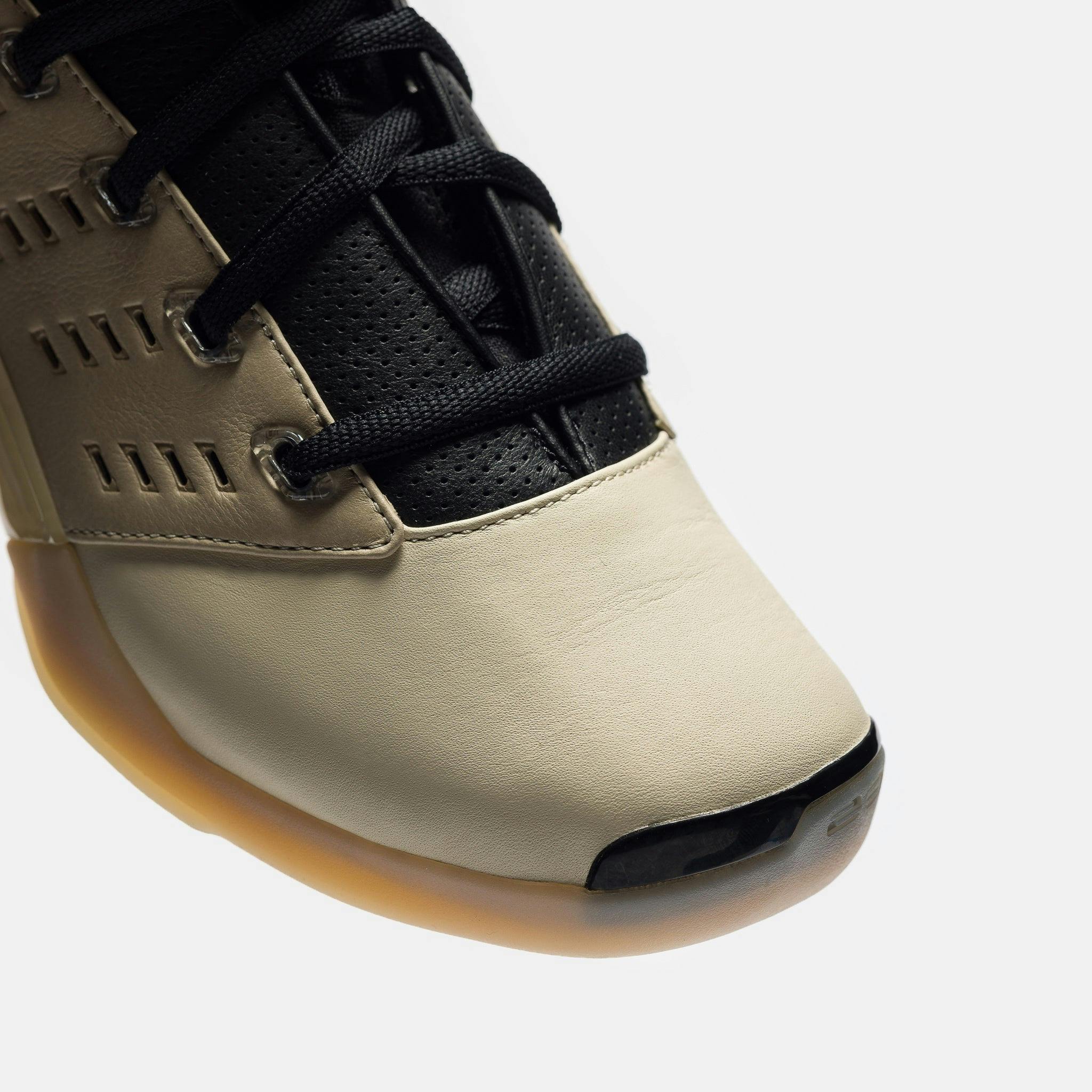 Infinite Archives Air Jordan 17 Retro Low Sneaker in Beach