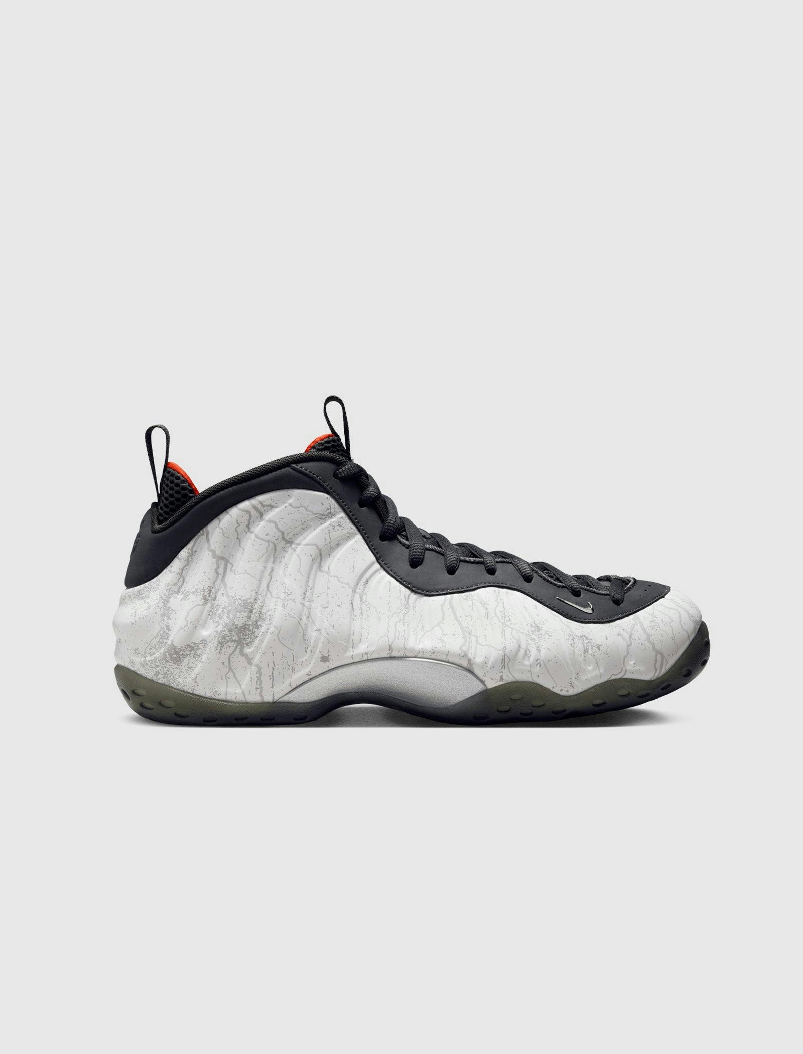 NIKE AIR FOAMPOSITE ONE TEKKEN 8 PHOTON DUST METALLIC DARK GREY