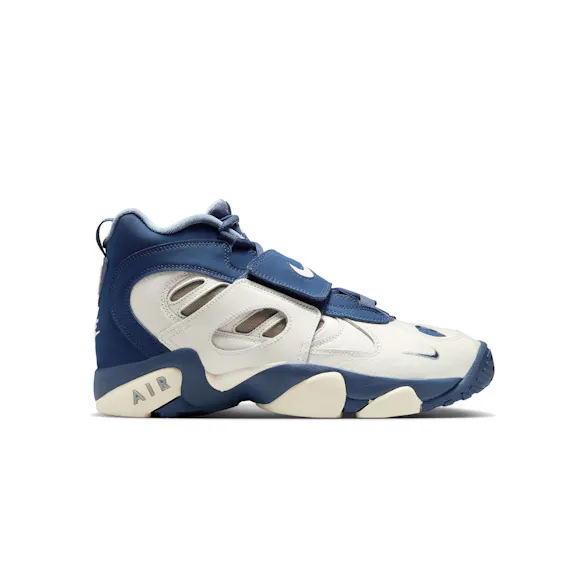 Hero image for Nike Air Diamond Turf 2 "Royals"