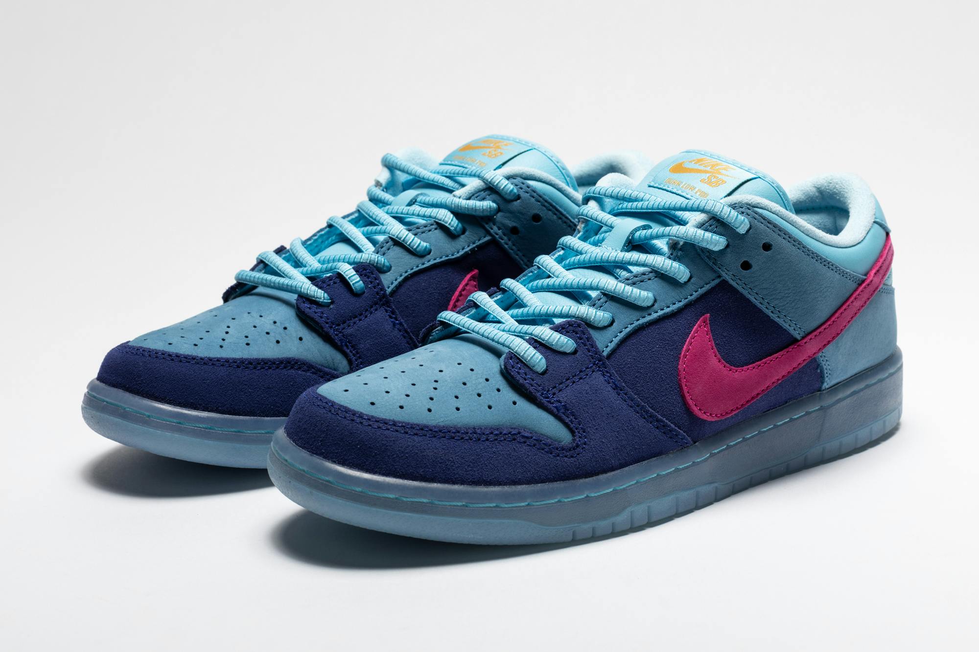 誕生日プレゼントRunTheJewels × NikeSBDunkLow最安値！