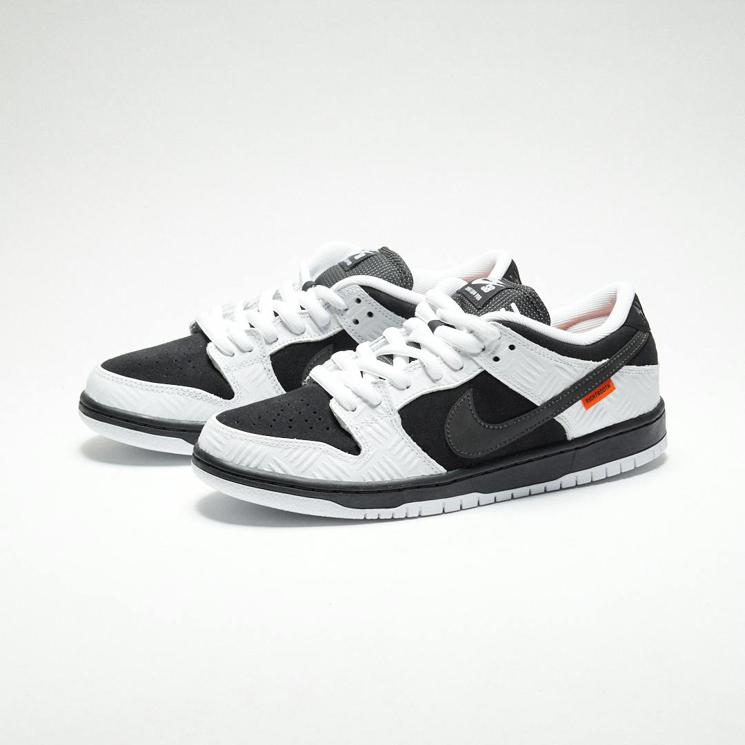 TIGHT BOOTH×NIKE SB DUNK LOW PRO Qs