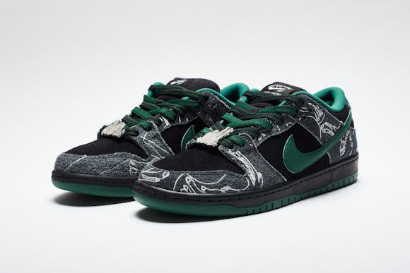 Hero image for NIKE SB X THERE SKATEBOARDS DUNK LOW QS BLACK - ONLINE RAFFLE