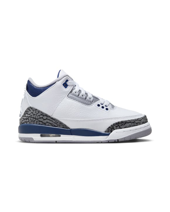 Hero image for Air Jordan 3 Grade School Retro "Midnight Navy"