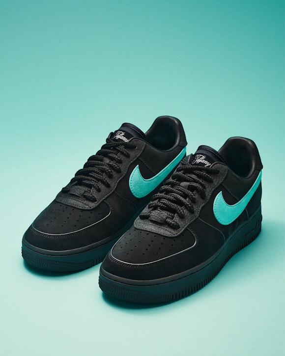 SNKRS Special: Air Force 1 x Tiffany & Co.. Nike SNKRS GB