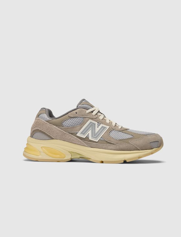 Hero image for NEW BALANCE 2010 GREY DAYS "ARID STONE"