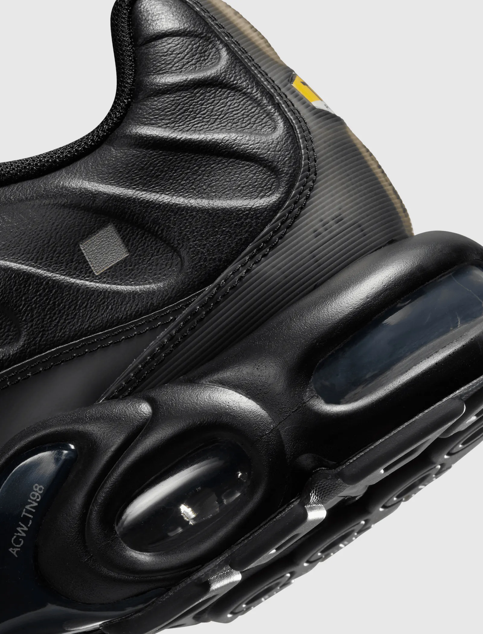 NIKE AIR MAX PLUS X A-COLD-WALL 