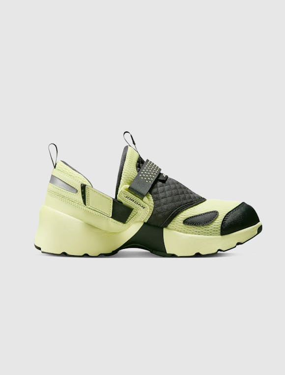 Hero image for WOMEN'S JORDAN TRUNNER LX "LUMINOUS GREEN/ANTHRACITE"