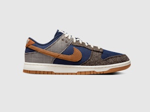 Image of NIKE DUNK LOW PRM "MIDNIGHT NAVY/ALE BROWN"