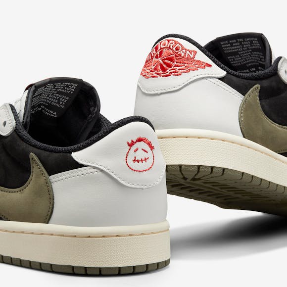 Women's Air Jordan 1 Low x Travis Scott - Sail/Medium Olive Women's Air Jordan 1 Low x Travis Scott - Sail/Medium Olive