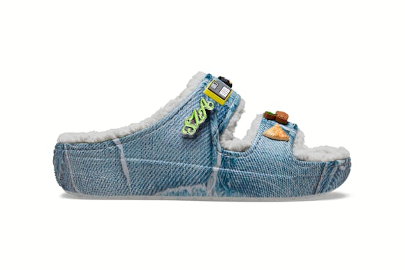 Crocs 2025 and jeans